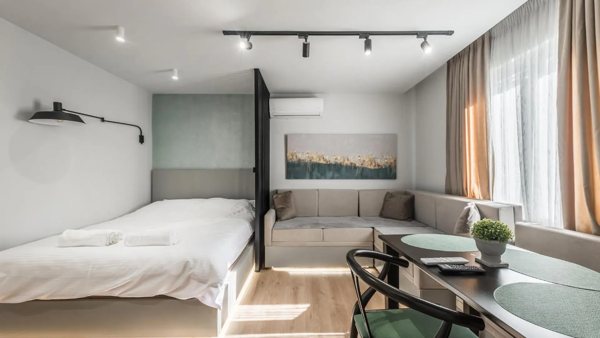 Pazari I Ri - Cozy Studio Tirana
